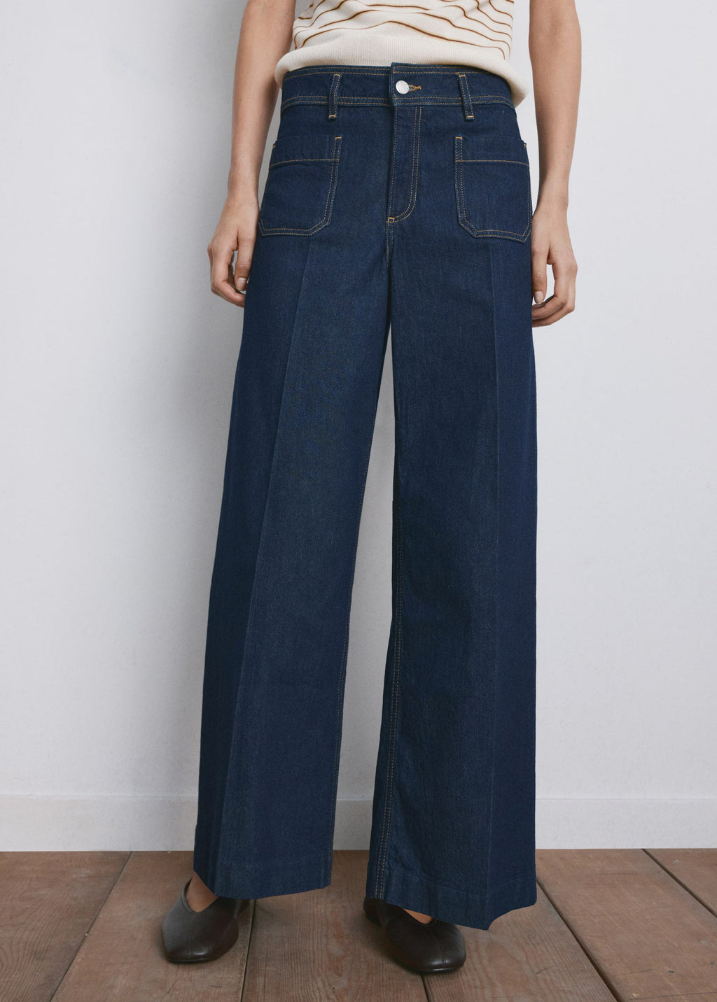 Wide leg jeans with pockets