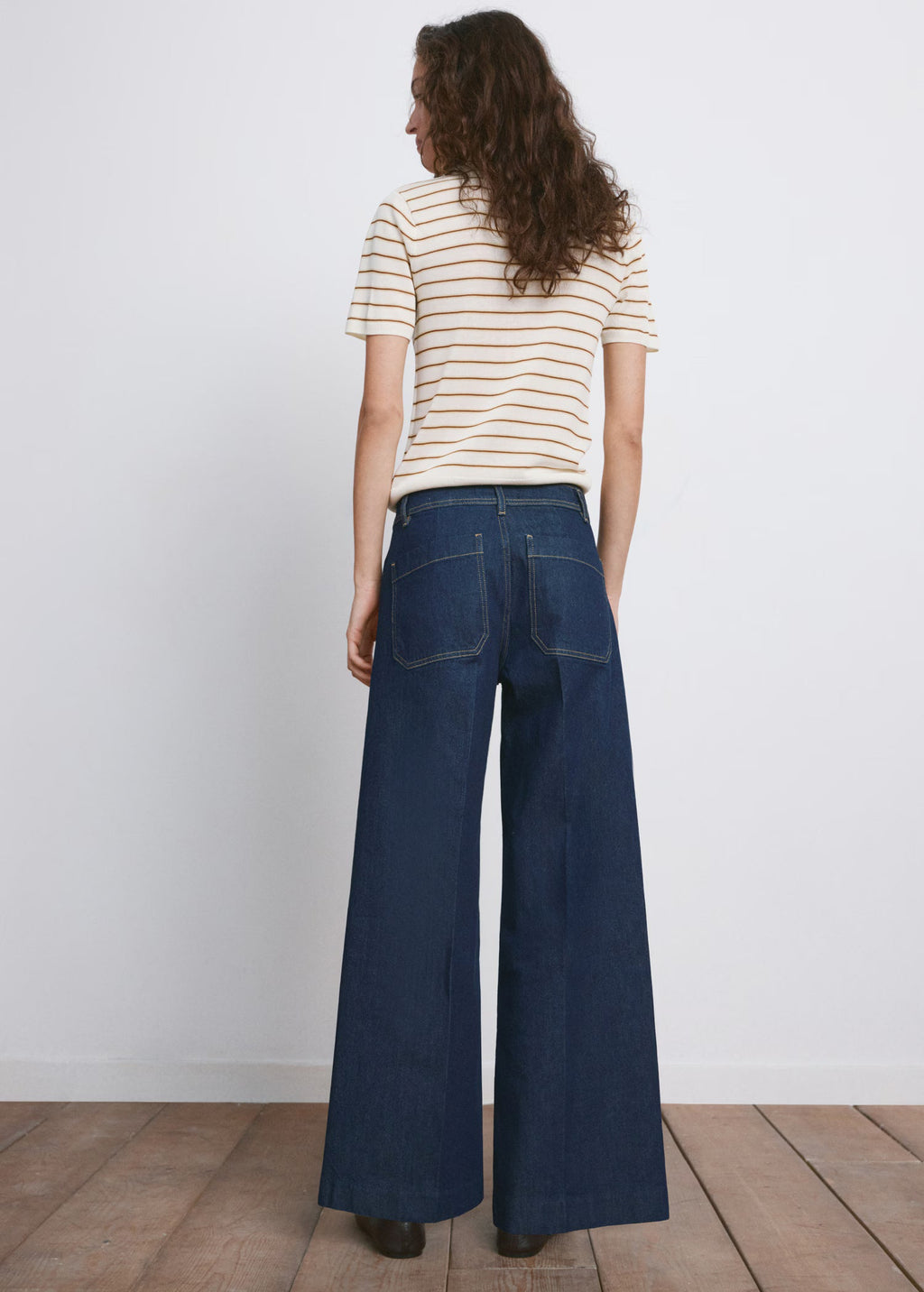 Wide leg jeans with pockets