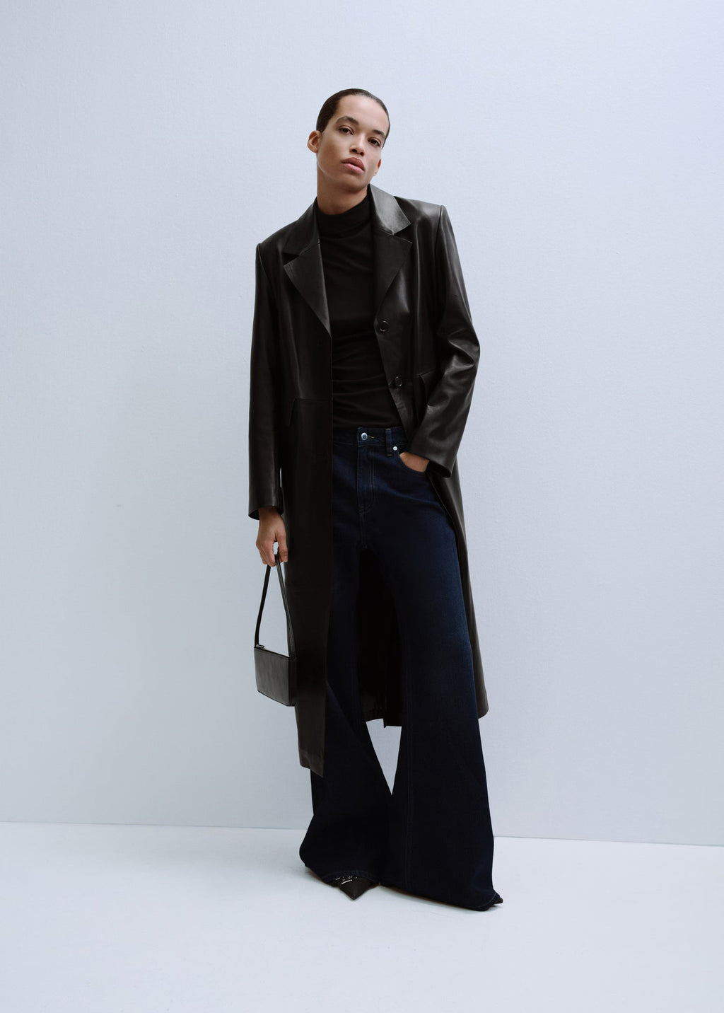 Mid-rise flared jeans