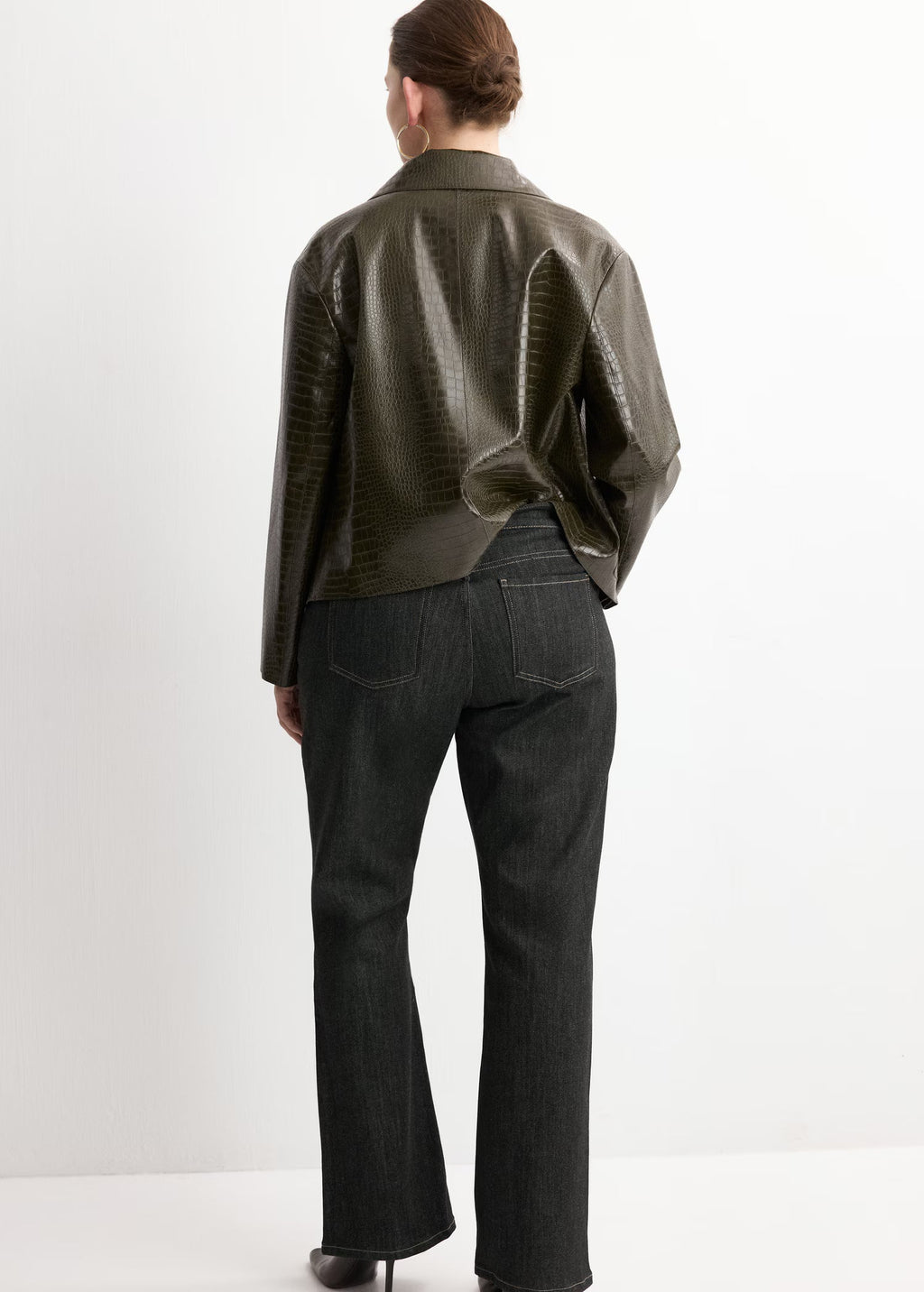 Mid-rise flared jeans